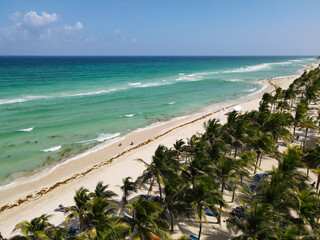 Naklejka premium The snow-white beach of Mexico