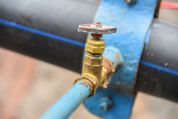 Old tap to turn off the water during the day