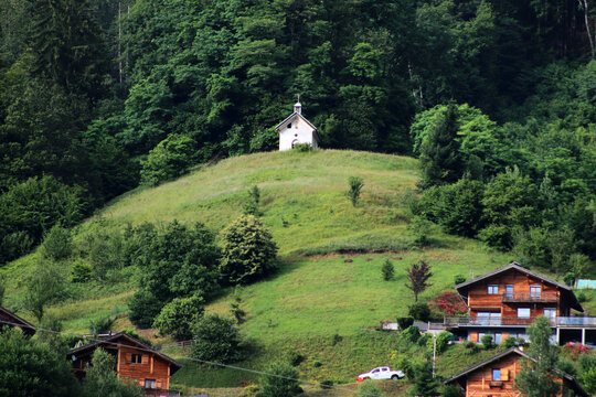 Queige - Chapelle dans la Prairie