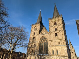 Fototapeta na wymiar saint cathedral in old town of Xanten, Germany