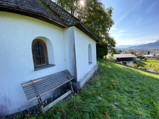 Fototapeta na wymiar 10 Kapellen Weg Gallzein Hof Gattern Wahrbühel im Bezirk Schwaz Inntal Tuxer Alpen Tirol Österreich