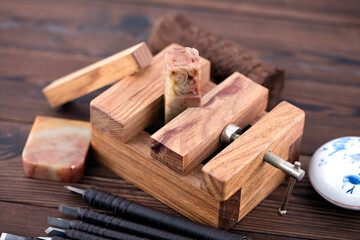 Instruments and articles related to Chinese seal cutting