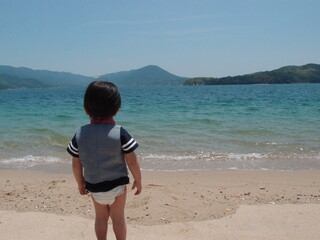 海と幼児