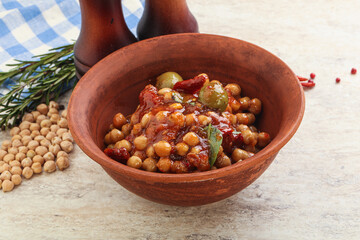 Chickpea beans with dry tomato and olives