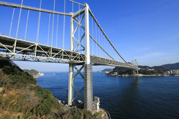 山口県下関市　壇ノ浦PAから見た関門橋