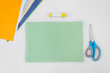 Step-by-step instructions for Easter eggs from colored paper. Children's crafts
