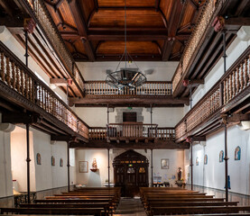 Interior da Igreja de Nossa Senhora da Assunção em Ainhoa em França