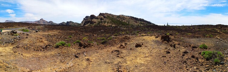 Vistas desérticas en el parque natural del Teide en Tenerife