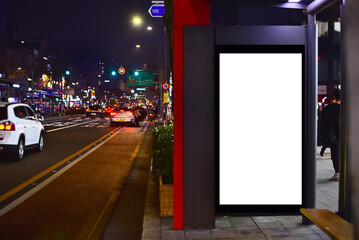 서울시내 버스정류장 전광판 광고 목업배경