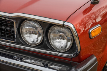 古い自動車のヘッドライト　Headlight of the old car