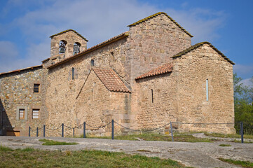 Fototapeta premium Iglesia de San Vicente de Obiols, provincia de Barcelona Cataluña España 