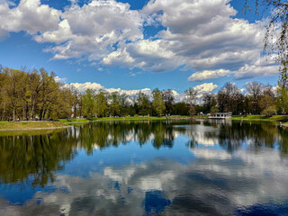 Fototapeta premium MOSCOW, RUSSIA - May 07, 2021: Beautiful Ostankino Park in Moscow, spring pond
