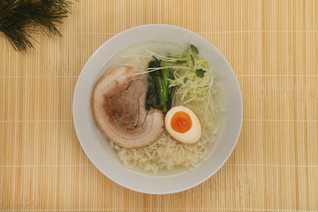 塩ラーメン