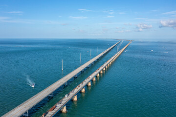 Fototapeta na wymiar Florida Keys' Sven mile bridge