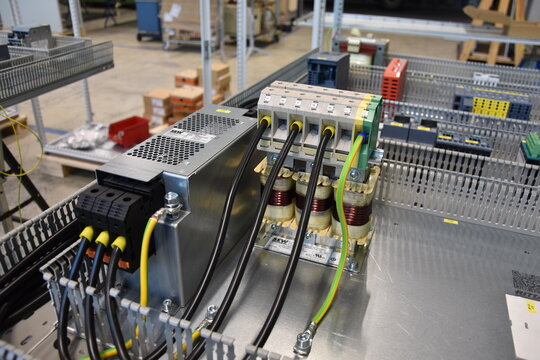 schaltschrank sch&uuml;tze steuerung sps schutzschalter leitungssschutz fi siemens schneider electric schalttafel sicherungsschrank