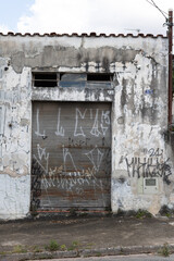Porta de garagem Danificada