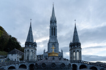 Fototapeta na wymiar LOURDES, FRANCE - JUNE 10, 2016: Notre Dame du Rosaire de Lourdes. LOURDES, FRANCE - JUNE 10, 2016: Notre Dame du Rosaire de Lourdes
