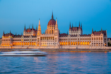 Fototapeta na wymiar Parliament in Budapest at night, Hungary