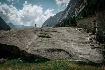 skała w górach © Bogdan