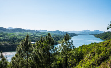 Fototapeta na wymiar lake and mountains in Huế