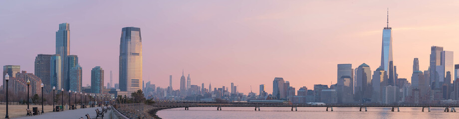 Fototapeta na wymiar Liberty state park view New Jersey at Manhattan skyline
