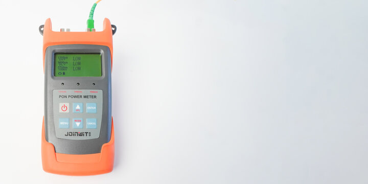 Expert work in the IT industry.Professional testing of fiber optic connections OTDR meter. Expert work in the IT industry.Measurement of the throughput of the optical fiber network. 