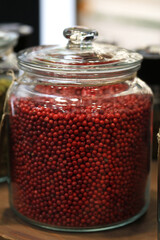 pimienta roja en tarro de cristal