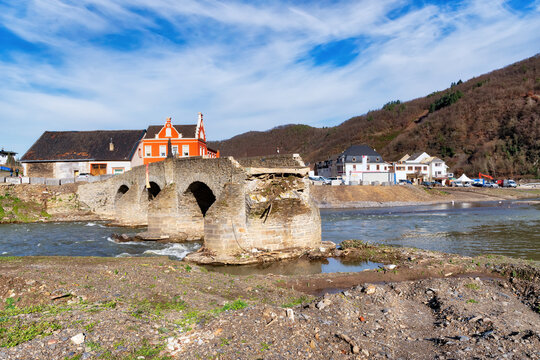 Flood damage in Ahrtal and Eifel, Germany. Reconstruction after cleanup. Nepomukbr&uuml;cke in Rech (Ahrtal) 7 Monate nach der Flutkatastrophe