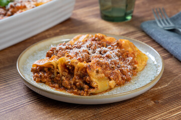 pasta cannelloni ripieni con ragu'di carne