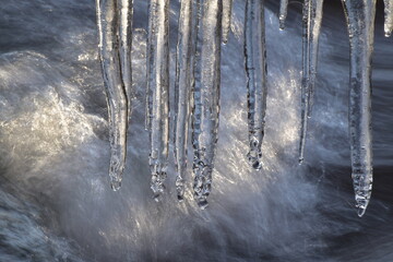 Eiszapfen am Idarbach