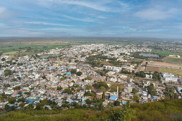 Fototapeta na wymiar Beautiful cityscape from the top of Raisen Fort, Raisen, Madhya Pradesh, India.
