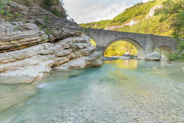 View of the medieval bridge in the gorges of Meouge .
