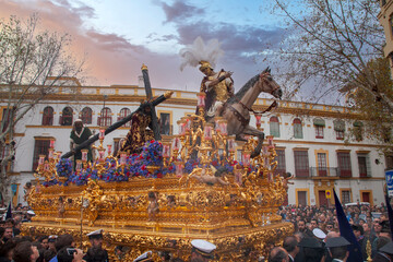 Fototapeta premium Paso de misterio de la hermandad de la esperanza de Triana, semana santa de Sevilla