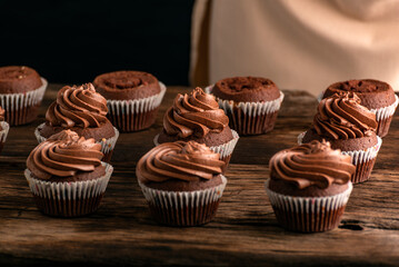 Process of making chocolate cupcakes with cocoa glaze.