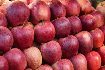 red apples on a market