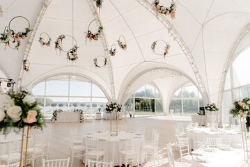 White tent wedding restaurant, Outdoor wedding reception in tent.