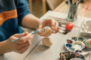 Process of painting easter egg