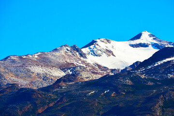Fototapeta na wymiar Mountain tops (Patagonia Argentina)