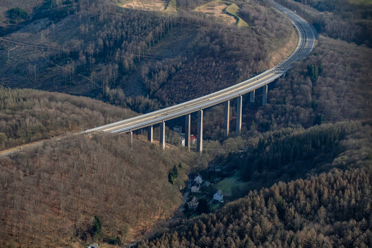 Gesperrte Rahmetalbr&uuml;cke der Autobahn A45 bei L&uuml;denscheid, NRW, Deutschland