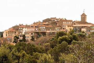 Fototapeta na wymiar the perched village of Ramatuelle, in Provence