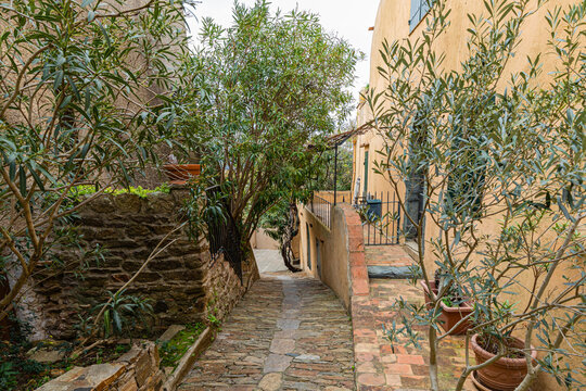 the perched village of Gassin, in Provence
