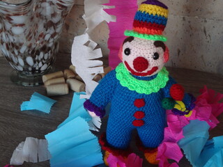clown in party crochet - obrazy, fototapety, plakaty