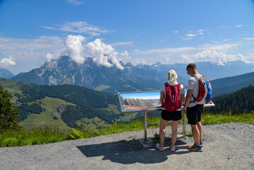 Aussichtspunkt auf dem Kohlmaiskopf bei Saalbach Hinterglemm / Österreich