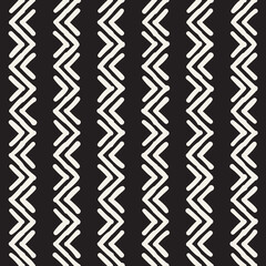 Vector seamless pattern. Repeating geometric elements. Stylish monochrome background design.