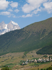 Fototapeta na wymiar Village in Savneti valley