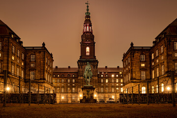 Fototapeta na wymiar The Danish parliament Christiansborg by night - seen from Horsetrack
