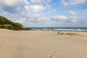paisagem da praia do Costão do Santinho em Santa Catarina