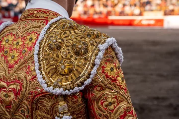 Foto op Plexiglas bullfighter on his back looking at the bull © Emmanuel