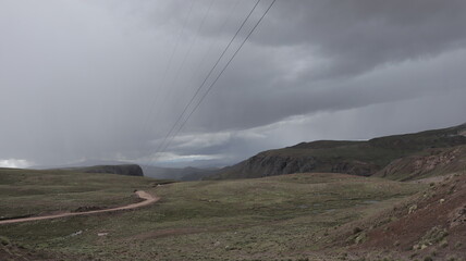 montaña nublada 