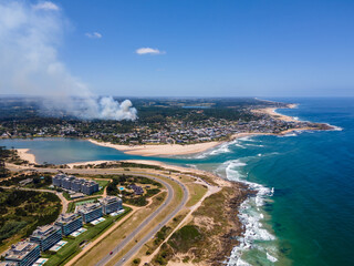 Fototapeta na wymiar Vista aerea de La Barra e incendio en Uruguay